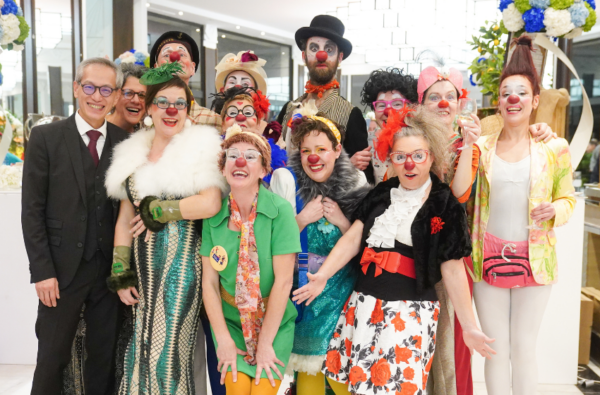 Les clowns célèbrent les 20 ans de l'association.