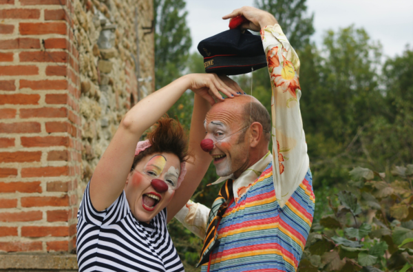 Les clowns pour les personnes hospitalisées.